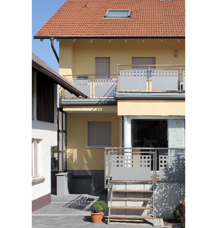 Fürniss Metallbau, Balkonanlage mit Terrassenabgangstreppe