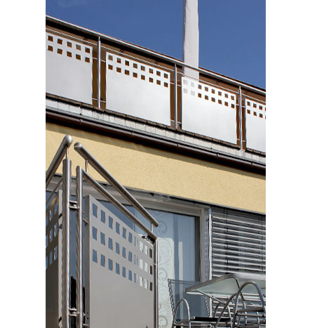 Fürniss Metallbau, Balkonanlage mit Terrassenabgangstreppe