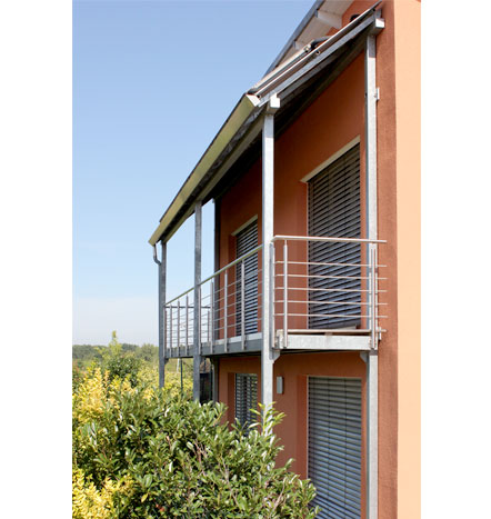 Fürniss Metallbau, Anbaubalkon mit Überdachung