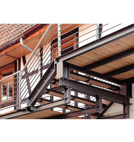 Fürniss Metallbau, Anbaubalkon mit Aufgangstreppe