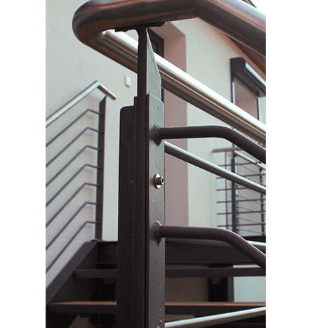 Fürniss Metallbau, Anbaubalkon mit Aufgangstreppe
