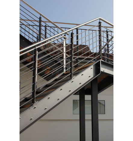 Fürniss Metallbau, Anbaubalkon mit Aufgangstreppe