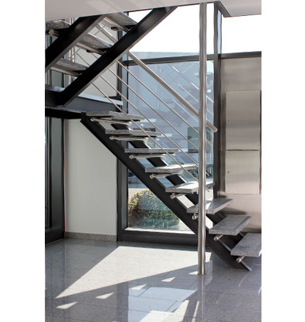 Fürniss Metallbau, Innentreppe  mit Empore